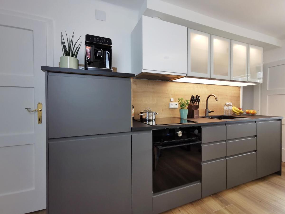 Neues City Center Piano Appartement Mit Netflix Klagenfurt am Woerthersee Exterior photo