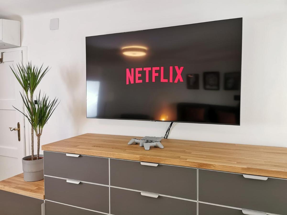 Neues City Center Piano Appartement Mit Netflix Klagenfurt am Woerthersee Exterior photo