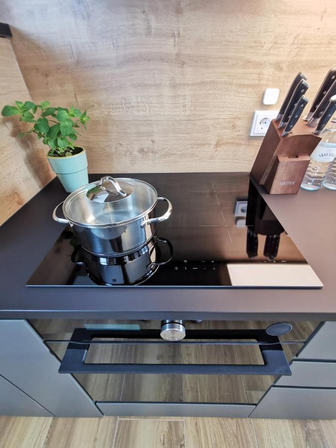 Neues City Center Piano Appartement Mit Netflix Klagenfurt am Woerthersee Exterior photo